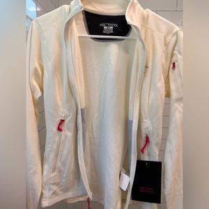 Brand new with tags ARC’teryx DELTA JACKET WOMEN'S women’s size small